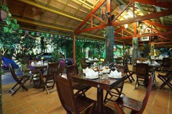 Dining 46 of 61