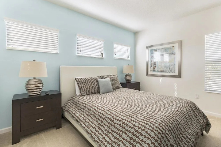 Room 3 of 20