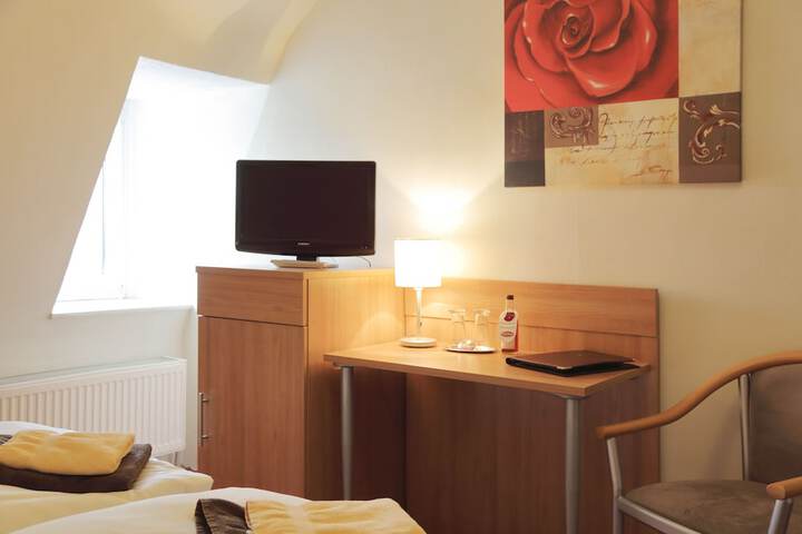Room 18 of 40