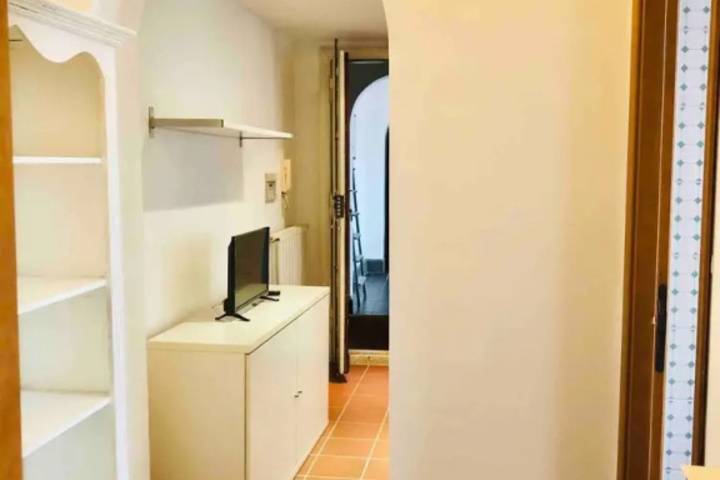 Room 3 of 10
