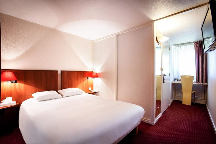 Room 3 of 12