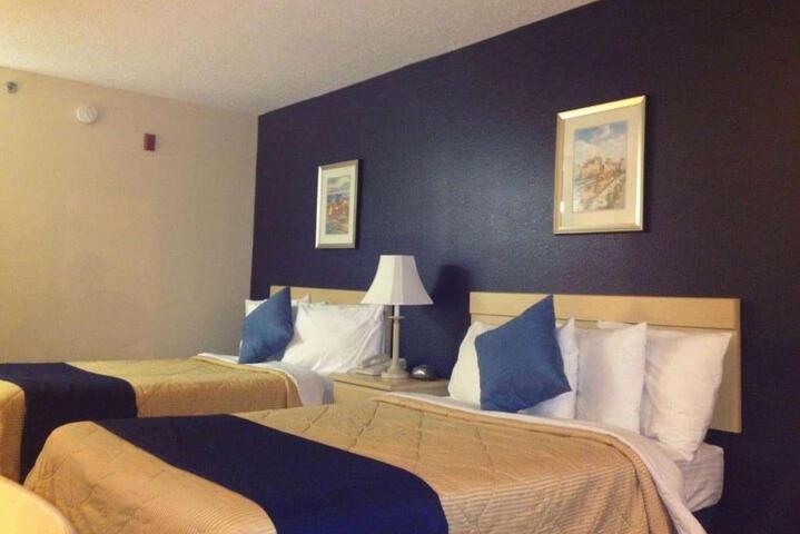 2 Queen Beds (6 of 6)