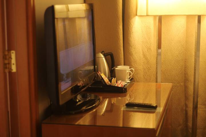 Room 13 of 77