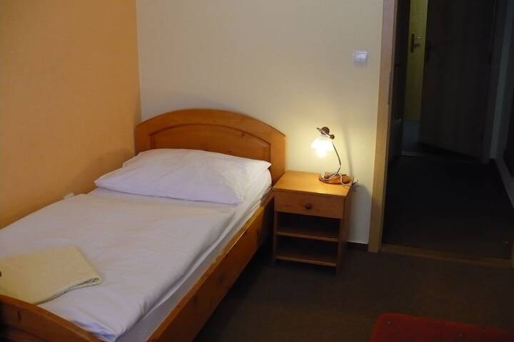 Room 10 of 42