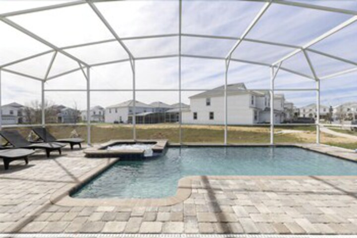 Pool 17 of 35