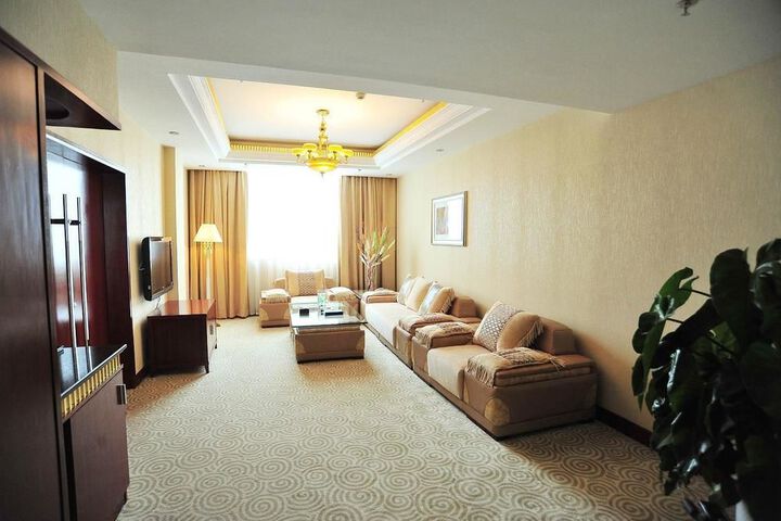 Room 5 of 25
