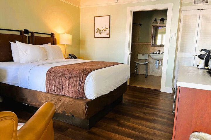 Room 2 of 17