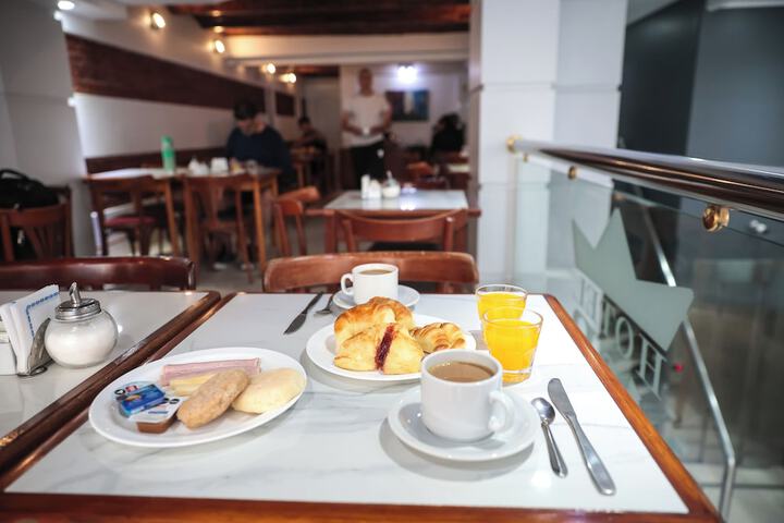Breakfast/Coffee Service 63 of 73