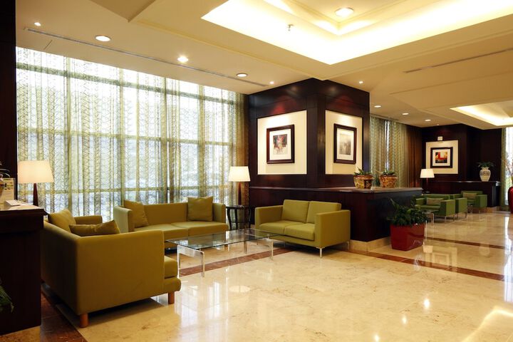Lounge 60 of 93