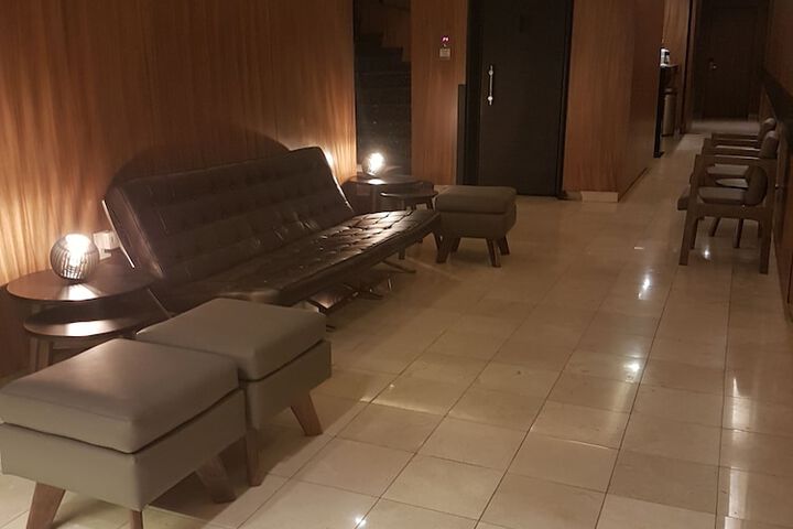 Entrance & Lobby