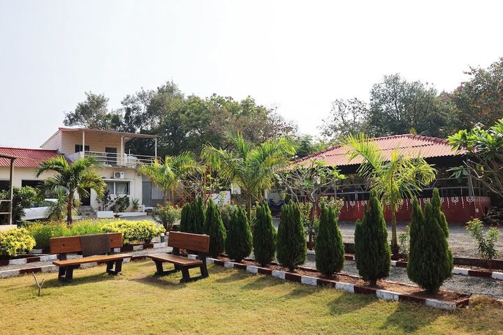 Hotel Exterior 18 of 23