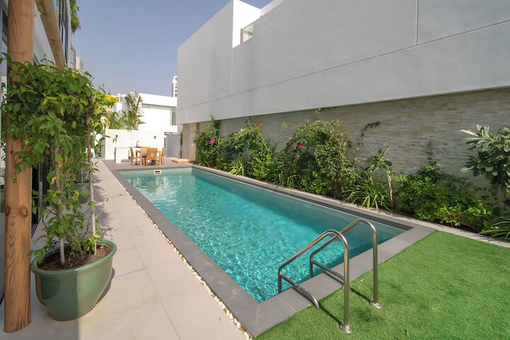 Pool 20 of 34