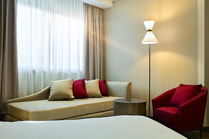Room 25 of 86