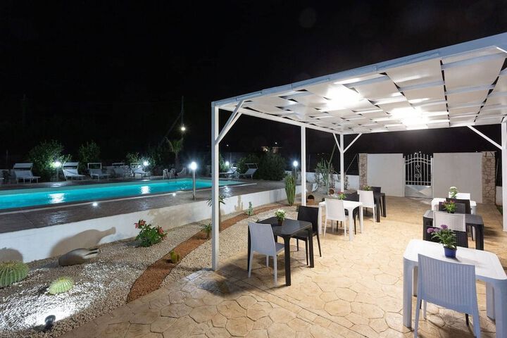 Pool Hotel