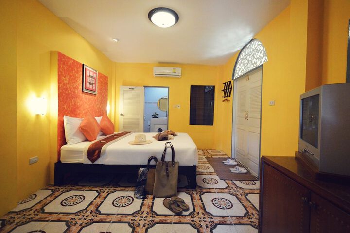 Room 25 of 86