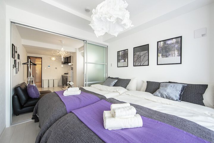 Room 2 of 9