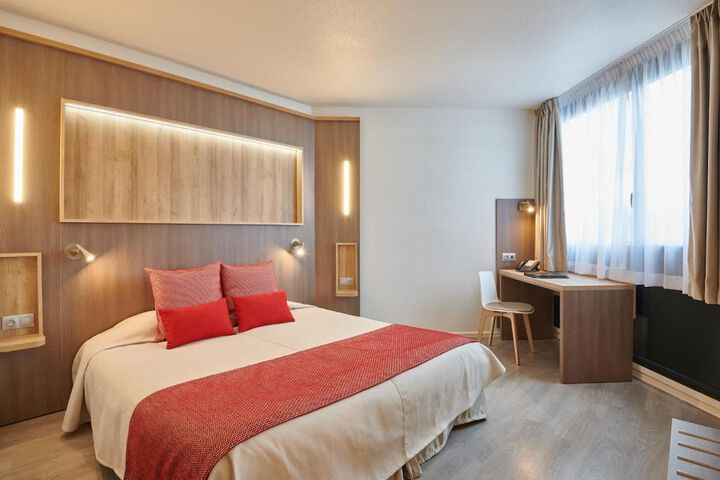 Room 8 of 39