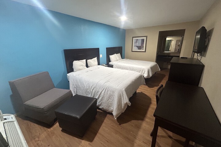 Room 20 of 33