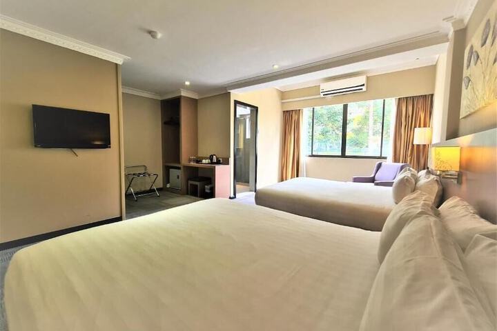 Room 11 of 75