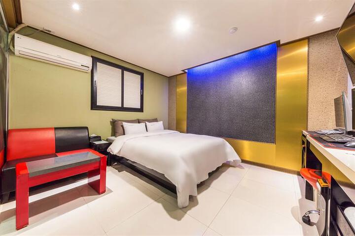 SOL HOTEL