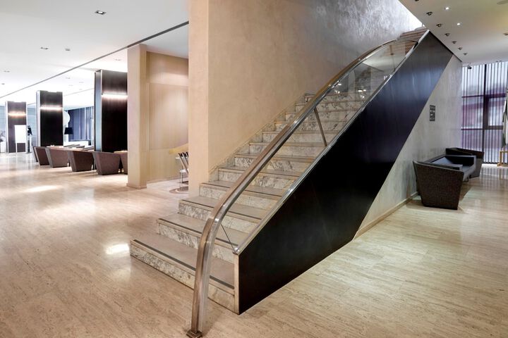 Entrance & Lobby