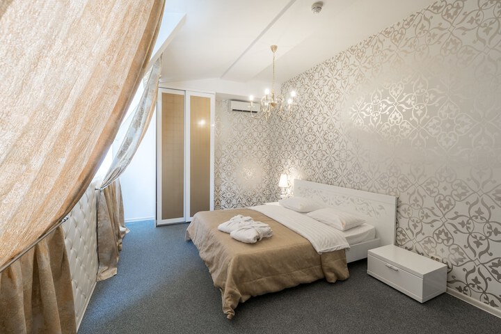 Room 3 of 69