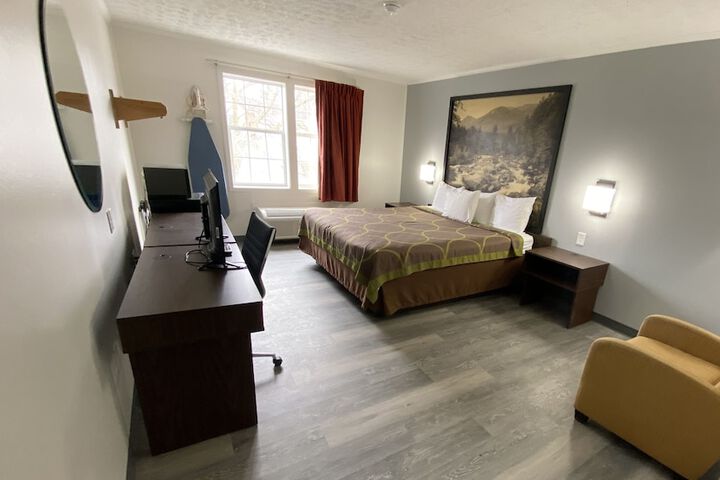 Standard | King Bed (1 of 7)