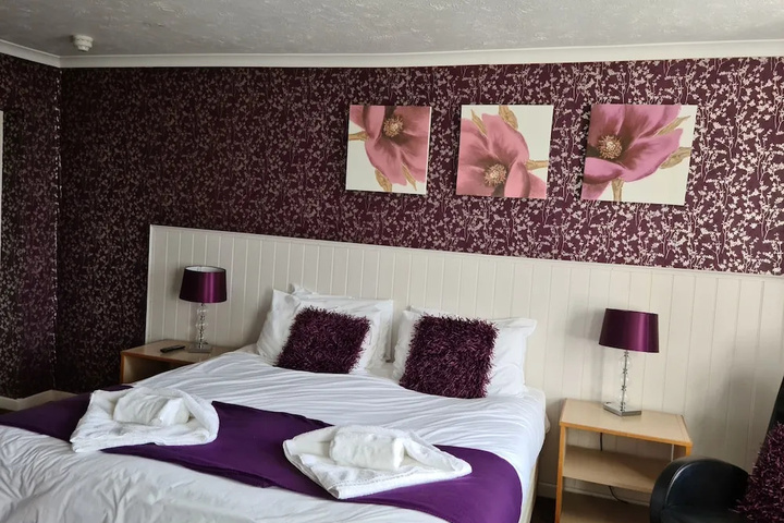 Room 3 of 15