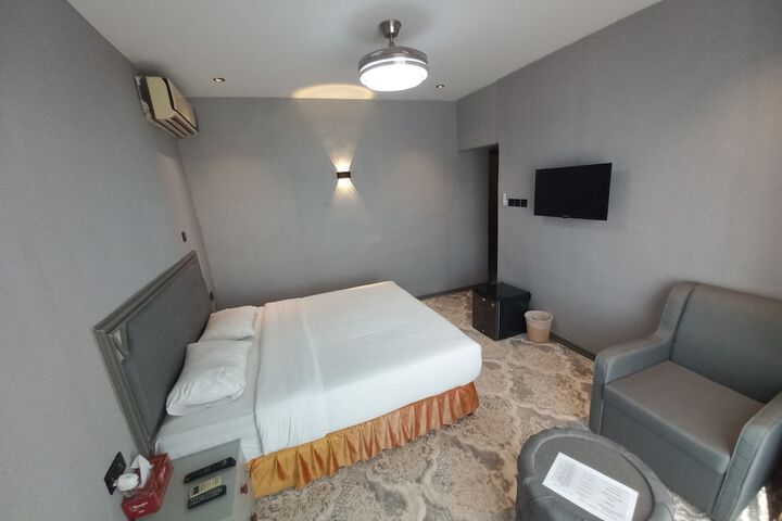 Room 26 of 50