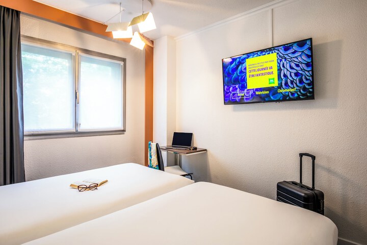 Room 34 of 125