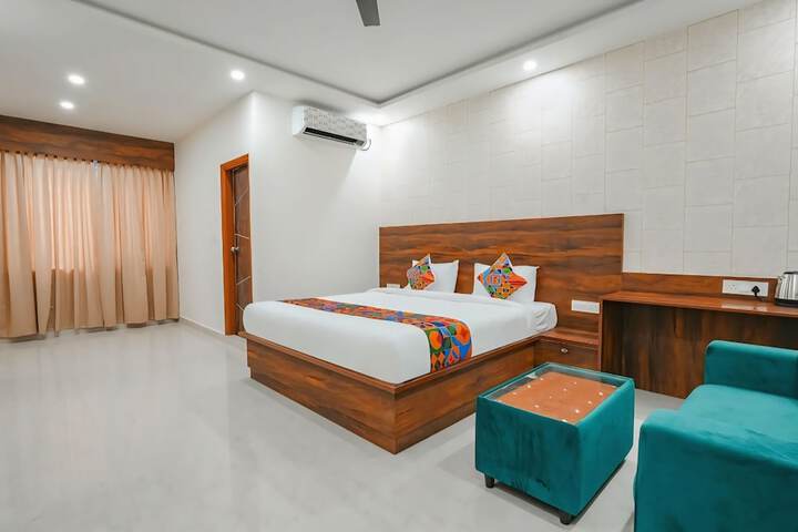Room 5 of 6