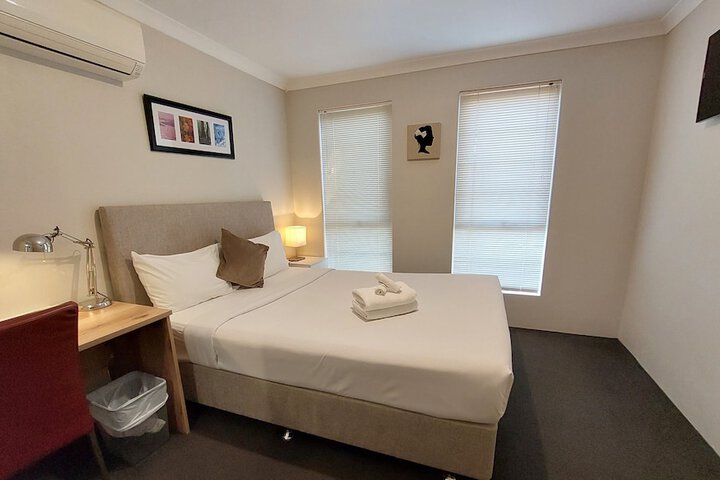 Room 13 of 31