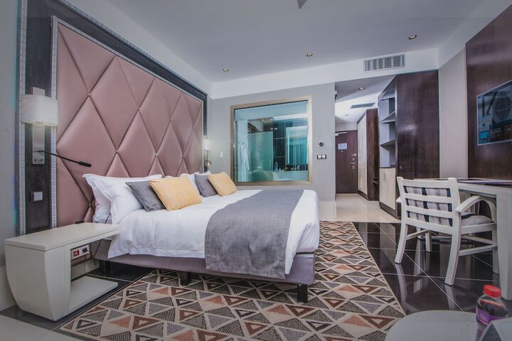 Room 15 of 53