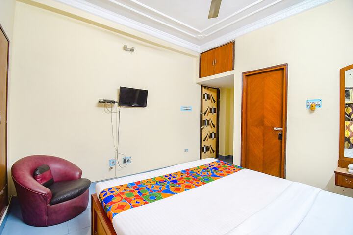Room 13 of 27