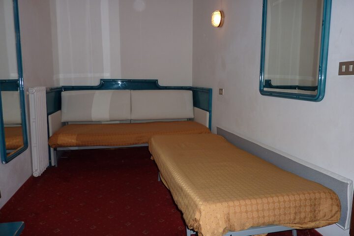 Room 15 of 61