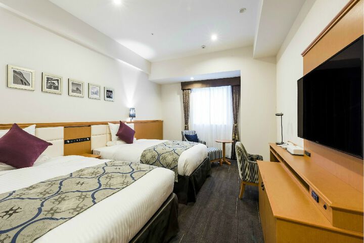 Room 26 of 62