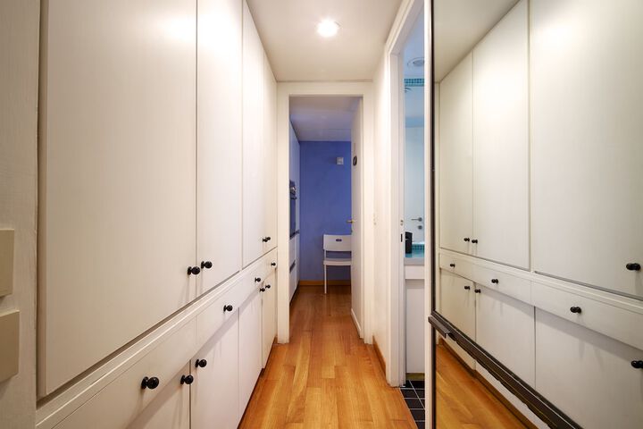 Room 6 of 60
