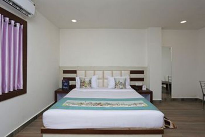 OYO 10153 Hotel Paradise Convention