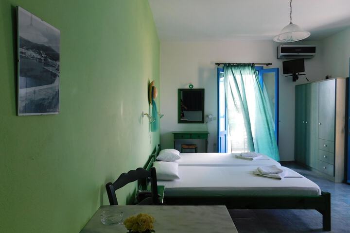 Room 17 of 42