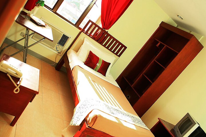 Room 13 of 26