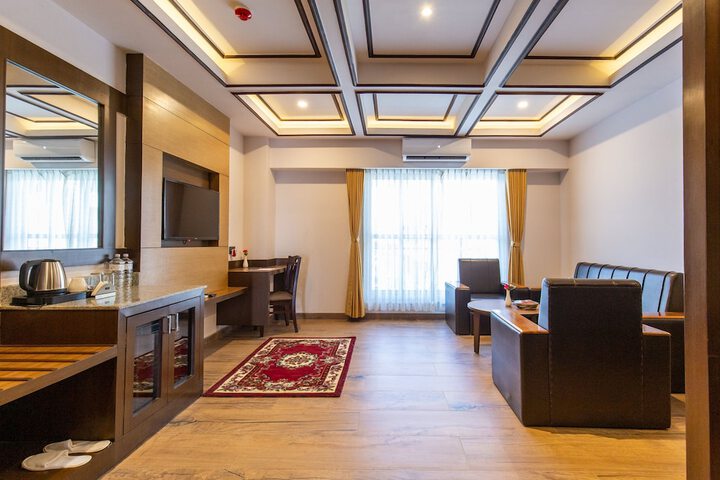 Room 8 of 60