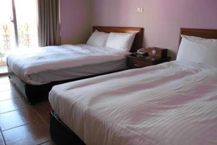 Room 22 of 37