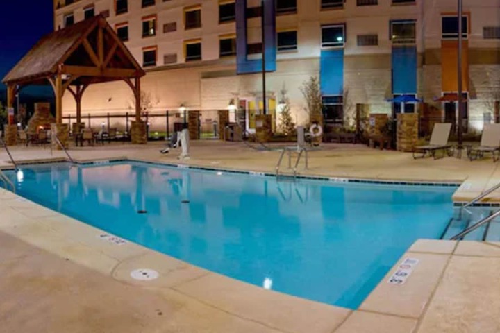 Pool Hotel