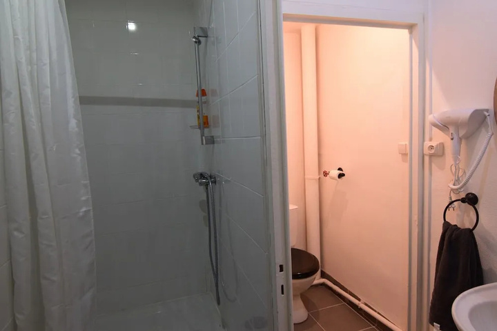 Room 8 of 22