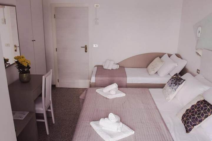 Room 19 of 27
