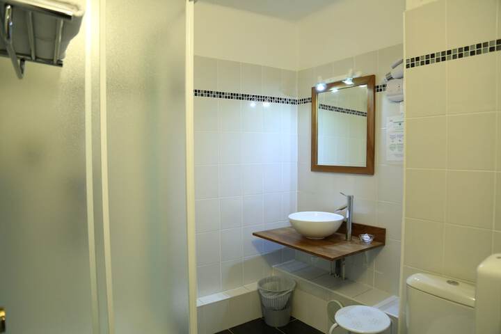 Room 34 of 49
