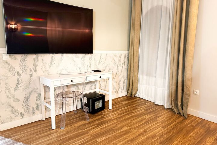 Room 16 of 37
