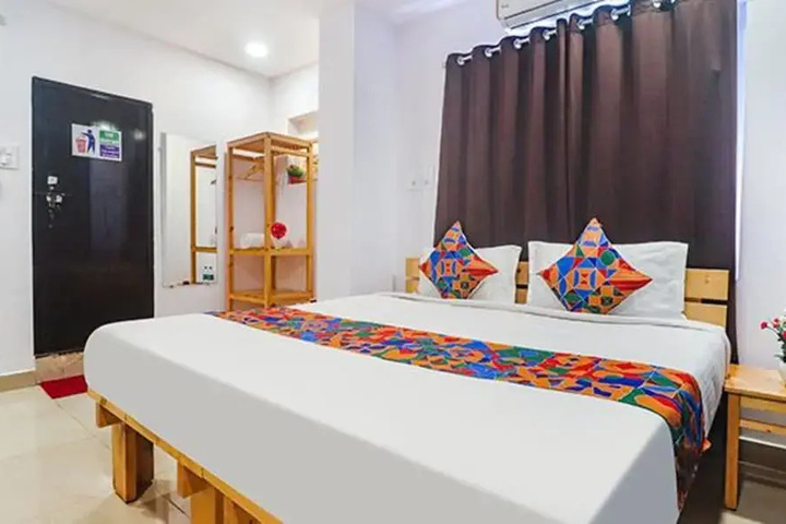 Room 3 of 16