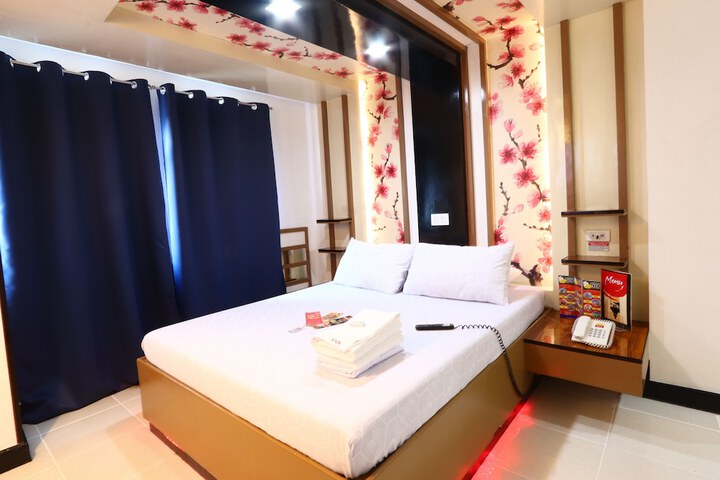Room 13 of 20
