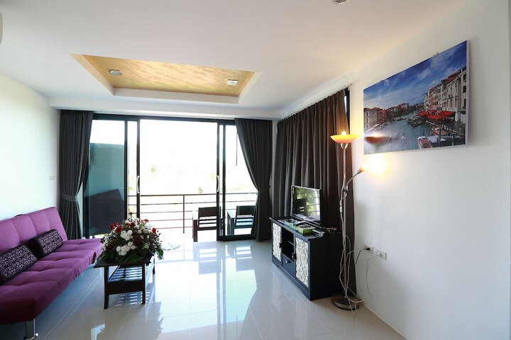 Room 10 of 28